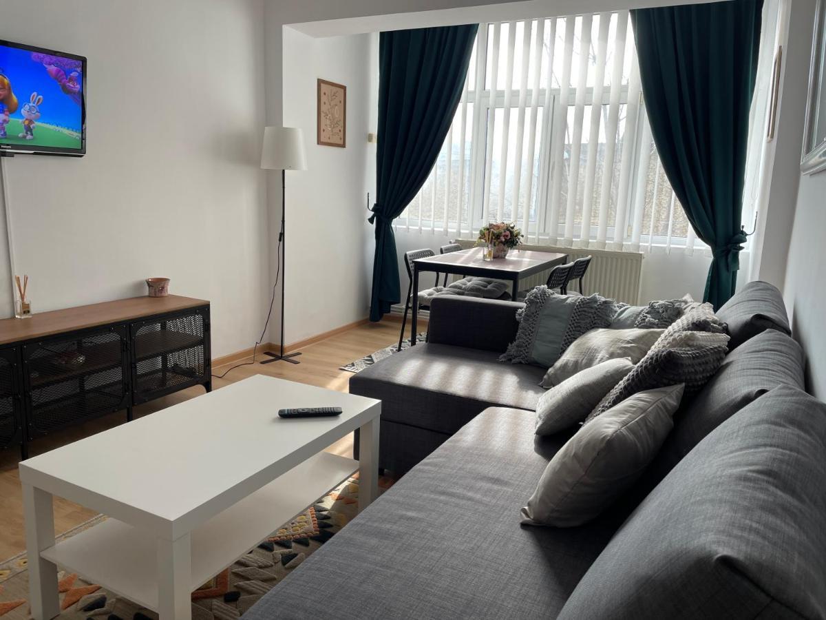 Apartament Cina Husi Esterno foto