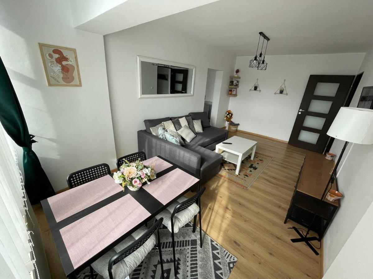 Apartament Cina Husi Esterno foto