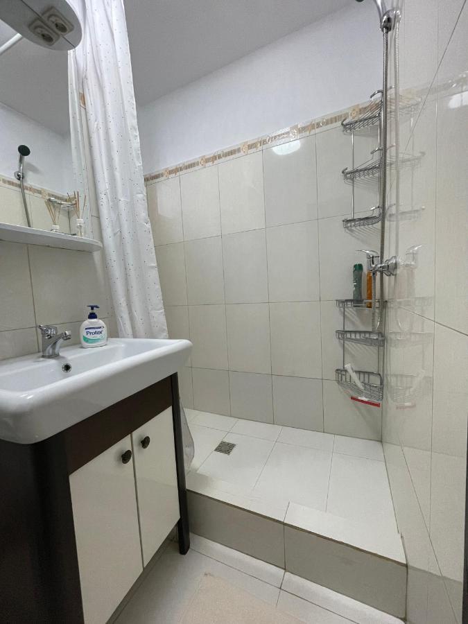 Apartament Cina Husi Esterno foto